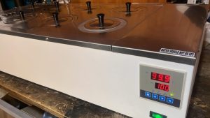 BAÑO TERMOSTATADO 25LTS 5-100°C 8 POSICIONES CONTROL DIGITAL MEDIDAS 64X32X12CM SCIENTZ BIO SC-H-8