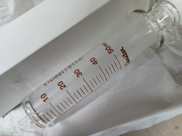 JERINGA VIDRIO 50ML PUNTA VIDRIO LUER SLIP EN EL CENTRO  ESTERILIZABLE SANITEX EM502 - Imagen 2