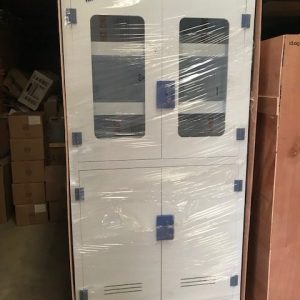 GABINETE P/MATERIAL CORROSIVO PP MEDIA VITRINA 4 BANDEJ. CONEX. EXTERIOR 900X450X1800MM VMTECH