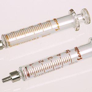 JERINGA VIDRIO 50ML PUNTA METALICA LUER ESTERILIZABLE SANITEX EM6502